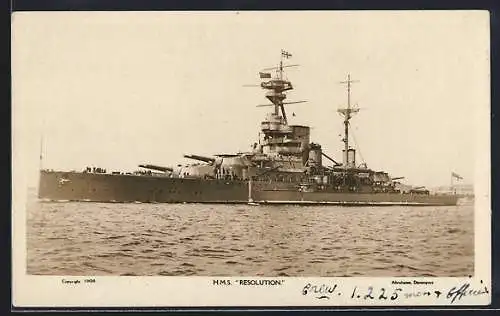 AK HMS Resolution auf See