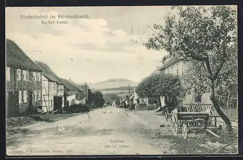 AK Friedrichsfeld / Hofgeismar, Reinhardswald, Gasthaus von Jul. Lieber mit Strassenpartie