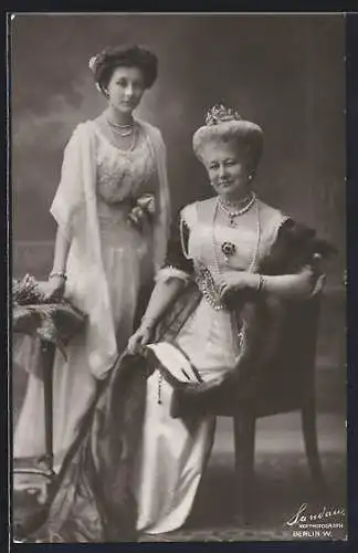 AK Kaiserin Auguste Victoria von Preussen und Prinzessin Viktoria Luise