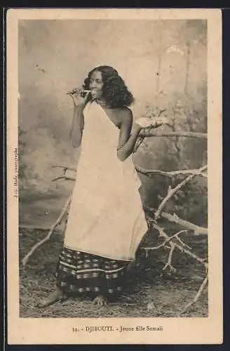 AK Djibouti, Jeune fille Somali