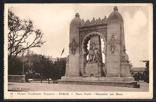 AK Dakar, Place Protet, Monument aux Morts