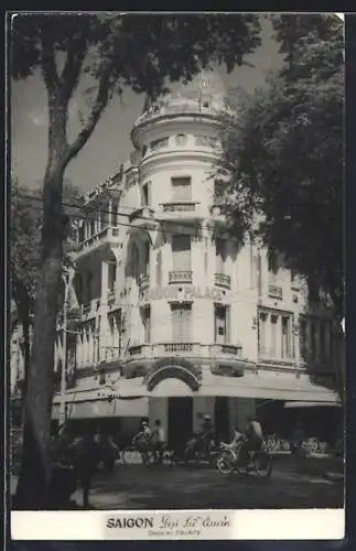 AK Saigon, Saigon Palace and Street Scene