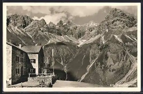 AK Kemptner-Hütte /Allgäuer Alpen, Ansicht mit Gipfelpanorama