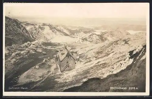 AK Schiestlhaus, Berghütte mit Hochschwab aus der Vogelschau