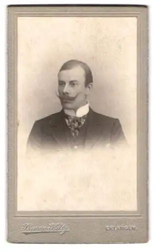 Fotografie Simon Katz, Erlangen, Pratergarten, Portrait eines eleganten Herren
