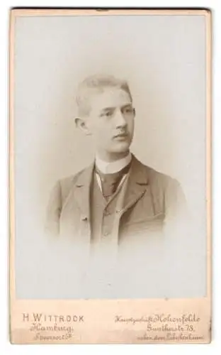 Fotografie H. Wittrock, Hamburg, Speersort 5, Porträt eines jungen Mannes