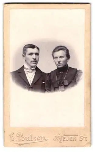 Fotografie L. Poulsen, Vejen St., Porträt eines Paares