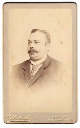 Fotografie C.A. Müller, Berlin, Chaussee-Str. 40, Porträt eines Herrn