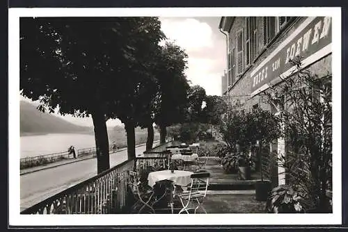 AK Ediger /Mosel, Hotel zum Löwen, Bes. A. Saffenreuther, Terrasse mit Moselblick