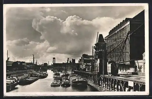 AK Duisburg, Innenhafen mit Marientorschleuse