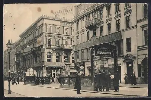 AK Berlin, U-Bahn-Eingnag Friedrichstrasse Ecke Kronenstrasse