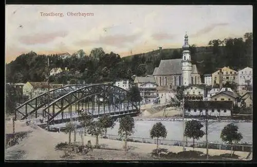 AK Trostberg /Obb., Ortspanorama mit Brücke u. Kirche aus der Vogelschau