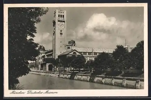 AK München, Flusspartie mit Deutschem Museum