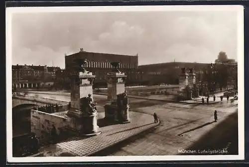 AK München, Strasse an der Ludwigsbrücke
