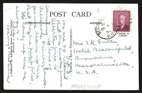 AK Montebello /P. Q., Aerial View of Log Chateau and Adjasent building, Seigniory Club