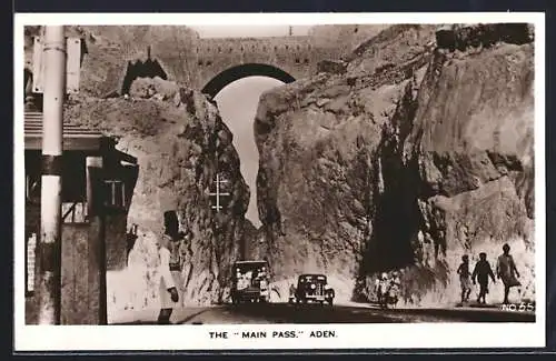 AK Aden, The main pass