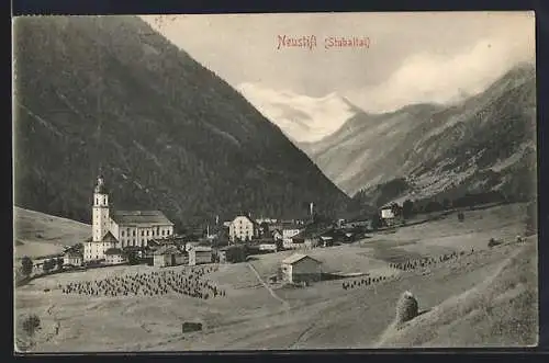AK Neustift, Totale des Ortes im Stubaital