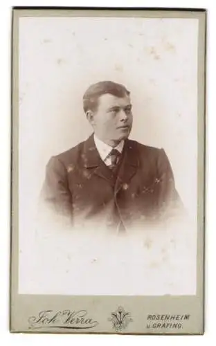 Fotografie Joh. Verra, Rosenheim, Frühlingsstr. 10, Porträt eines jungen Mannes