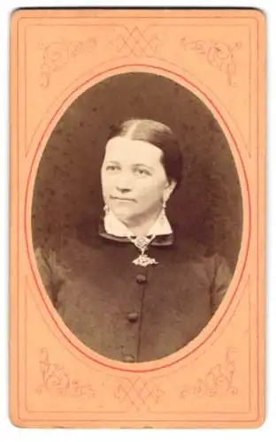 Fotografie Alois Krieger, Straubing, Porträt einer Dame