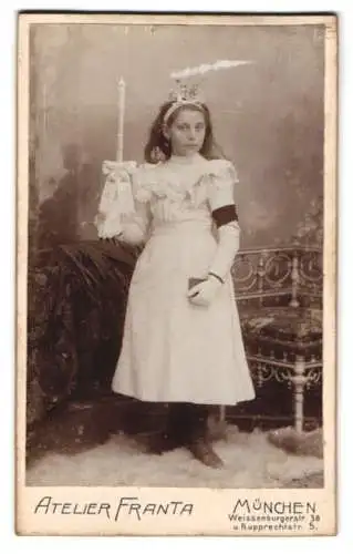 Fotografie Atelier Franta, München, Weissenburgerstr. 38, Mädchen mit Kerze