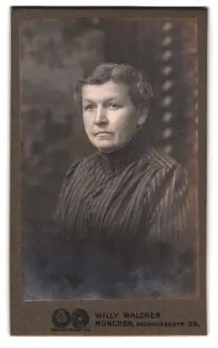 Fotografie Willy Walcher, München, Neuhauserstr. 29, Porträt einer Dame