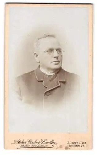 Fotografie Atelier Gebr. Martin, Augsburg, Bahnhofstr. 24, Porträt eines Herrn in Anzug