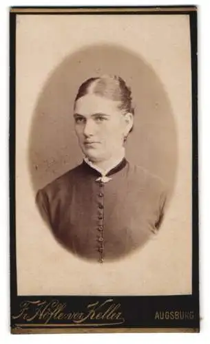 Fotografie Fr. Höfle vor. Keller, Augsburg, Zeuggasse, Portrait einer Frau