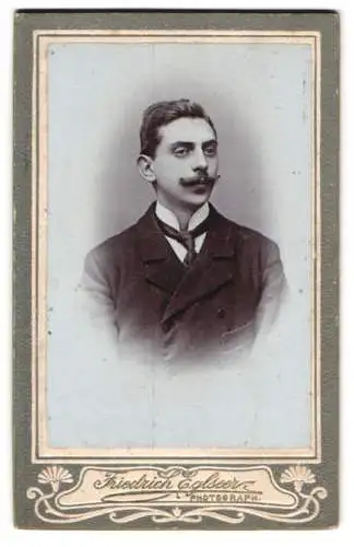 Fotografie Friedrich Eglseer, St. Pölten, Schiessstattpromenade 23, Porträt eines Mannes mit Schnurrbart