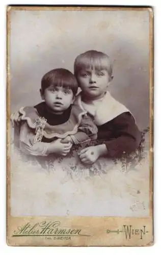 Fotografie Atelier Harmsen, Wien, Hauptstrasse 26, Zwei Kinder im Porträt