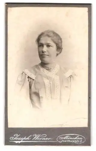 Fotografie Joseph Werner, München, Isarthorplatz 2, Porträt einer jungen Frau
