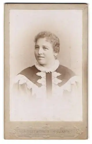 Fotografie Adalbert Werner, München, Elisenstr. 7, Porträt einer Frau