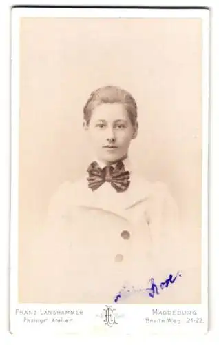 Fotografie Franz Langhammer, Magdeburg, Breite Weg 21-22, Porträt einer jungen Frau
