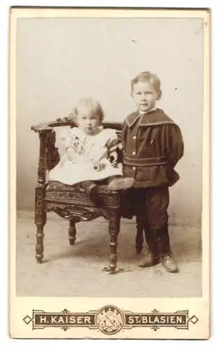 Fotografie H. Kaiser, St. Blasien, Kleiner Junge mit Geschwisterkind