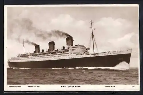 AK Passagierschiff RMS Queen Mary, auf hoher See