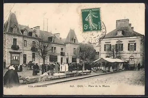 AK Dol, Place de la Mairie
