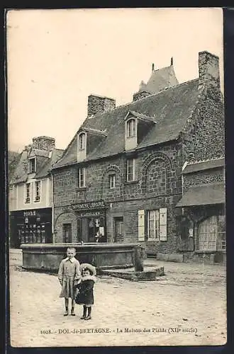 AK Dol-de-Bretagne, La Maison des Plaids, XIIe siècle