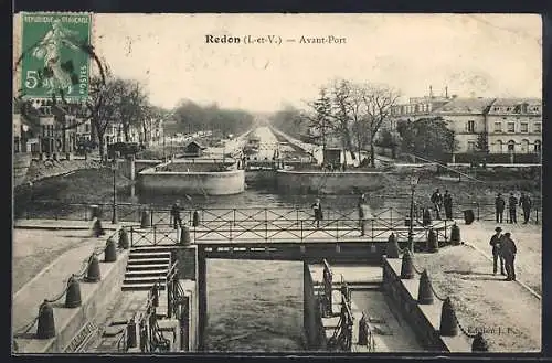 AK Redon /I-et-V., Avant-Port