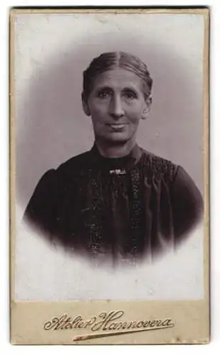 Fotografie Hannovera, Hannover, Grosse Packhofstrasse 34, Porträt einer älteren Frau