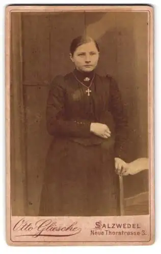 Fotografie Otto Gliesche, Salzwedel, Neue Thorstrasse 3, Porträt einer jungen Frau