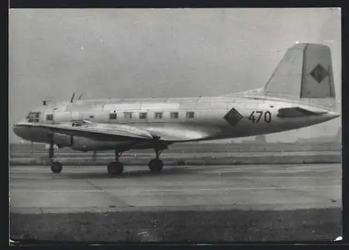 Fotografie Flugzeug Iljuschin Il-14 Zweimotoriger Niederdecker mit DDR Wappen Kennung 470