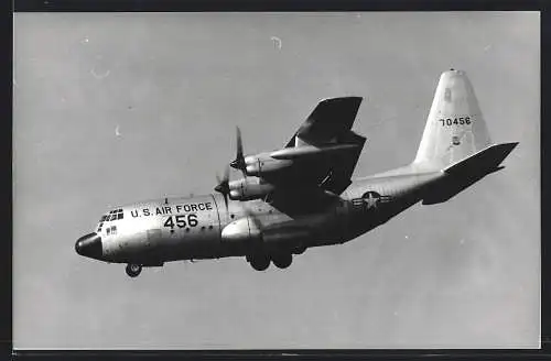 Fotografie Flugzeug Lockheed C-130 Hercules Nr. 825 der USAF Kennung 70456