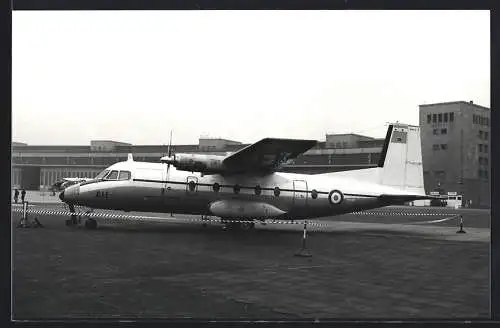 Fotografie Flughafen Berlin-Tempelhof, Flugzeug Hochdecker & Flughafengebäude
