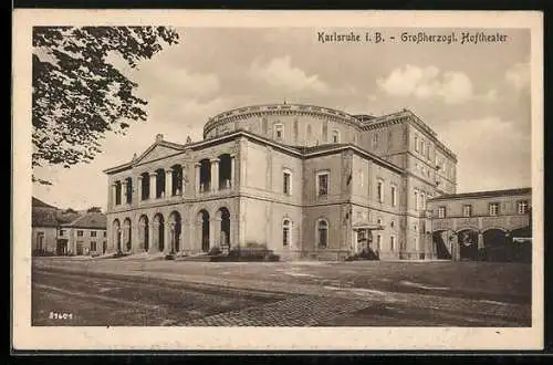 AK Karlsruhe i. B., Partie am Grossherzogl. Hoftheater