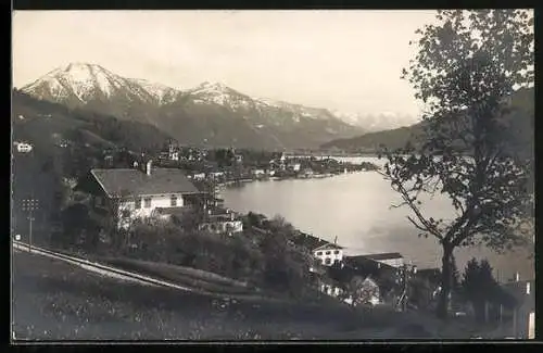 AK Tegernsee, Ortsansicht mit Bergpanorama