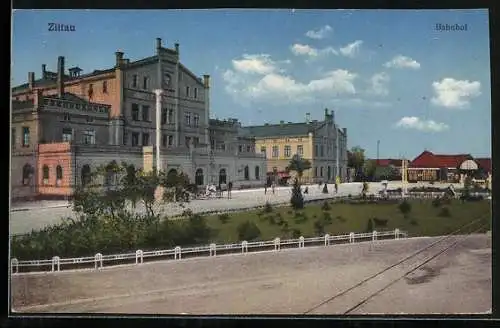 AK Zittau, Bahnhof mit Leuten