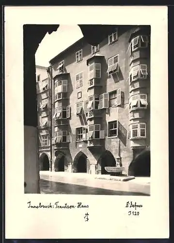 Foto-AK Adalbert Defner: Innsbruck, Trautson-Haus im Sonnenschein