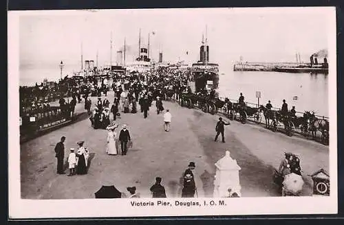 AK Douglas, Victoria Pier