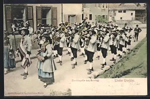 AK Brixlegg, Musikkapelle mit Instrumenten, Tiroler Trachten