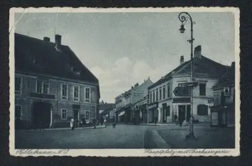 AK Hollabrunn /N. Ö., Hauptplatz mit Strasse Sparkassegasse