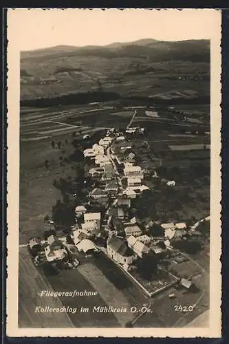 AK Kollerschlag im Mühlkreis, Strassenpartie mit Kirche, Fliegeraufnahme